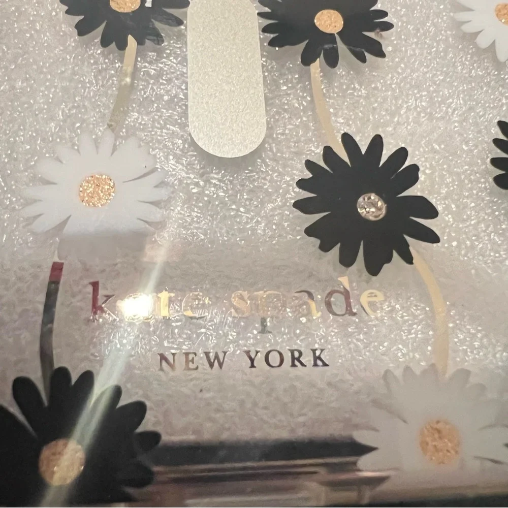 NO FLAWS LIKE NEW Kate Spade Clear Daisy iPhone Case - Black & White Daisies